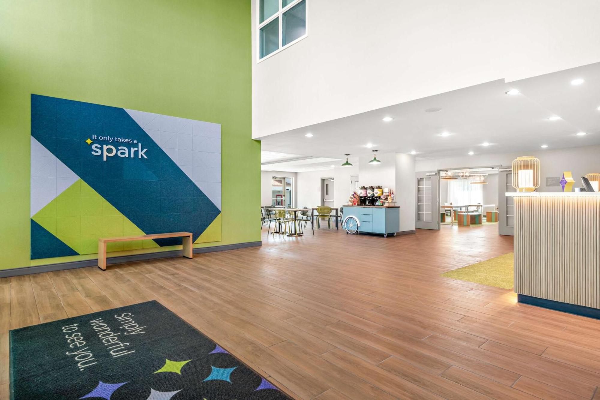 Spark By Hilton Exton Dış mekan fotoğraf